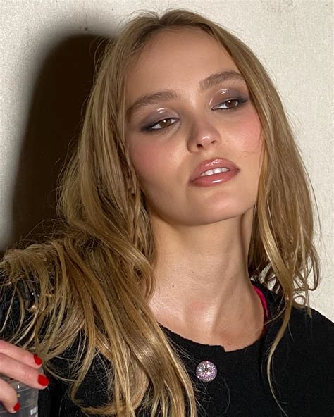 lily rose Depp makeup